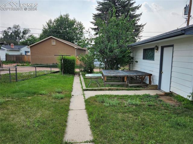 2524 Meadowlark Lane