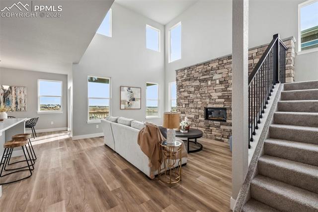 6437 Deco Drive