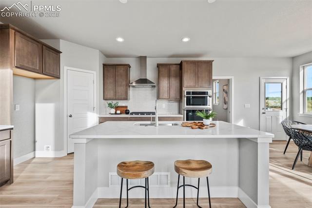 6437 Deco Drive