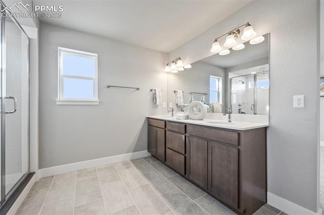 6437 Deco Drive