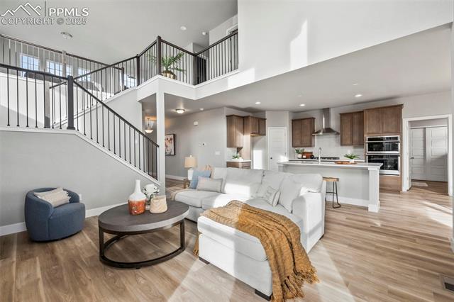 6437 Deco Drive