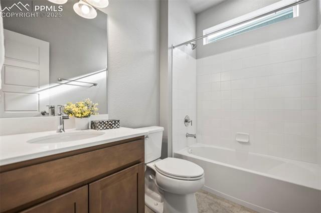 6437 Deco Drive