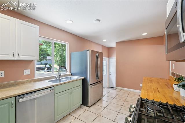 3614 Sheffield Lane