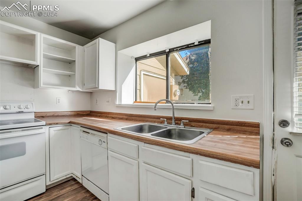 3233 Bridgewater Drive