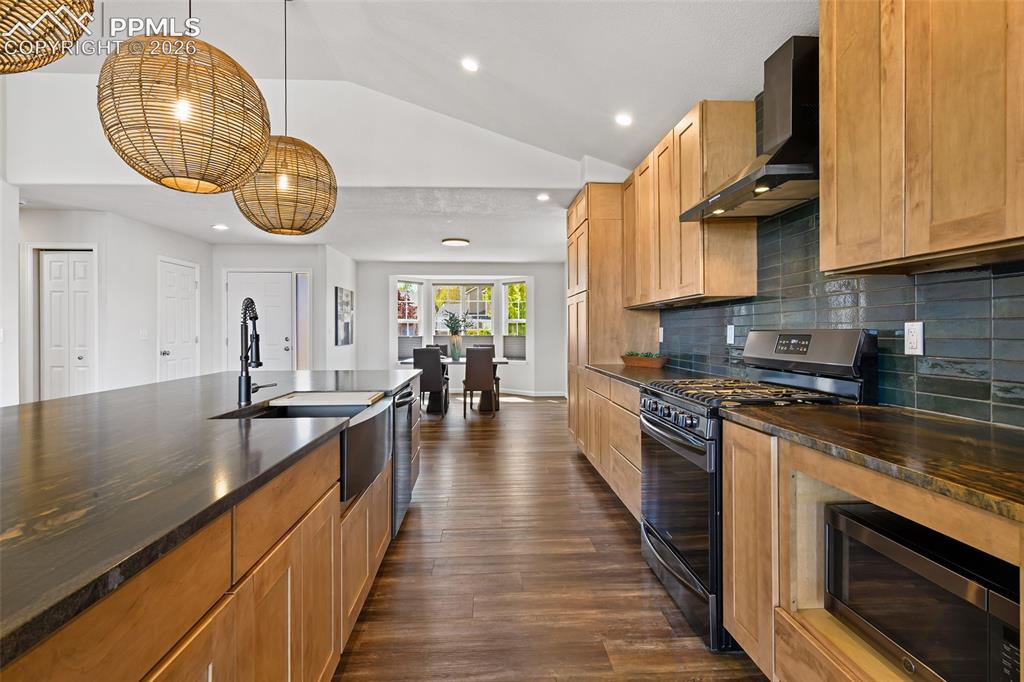 4432 Flat Top Place