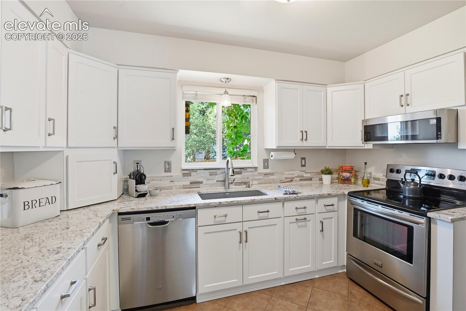3473 Amador Circle