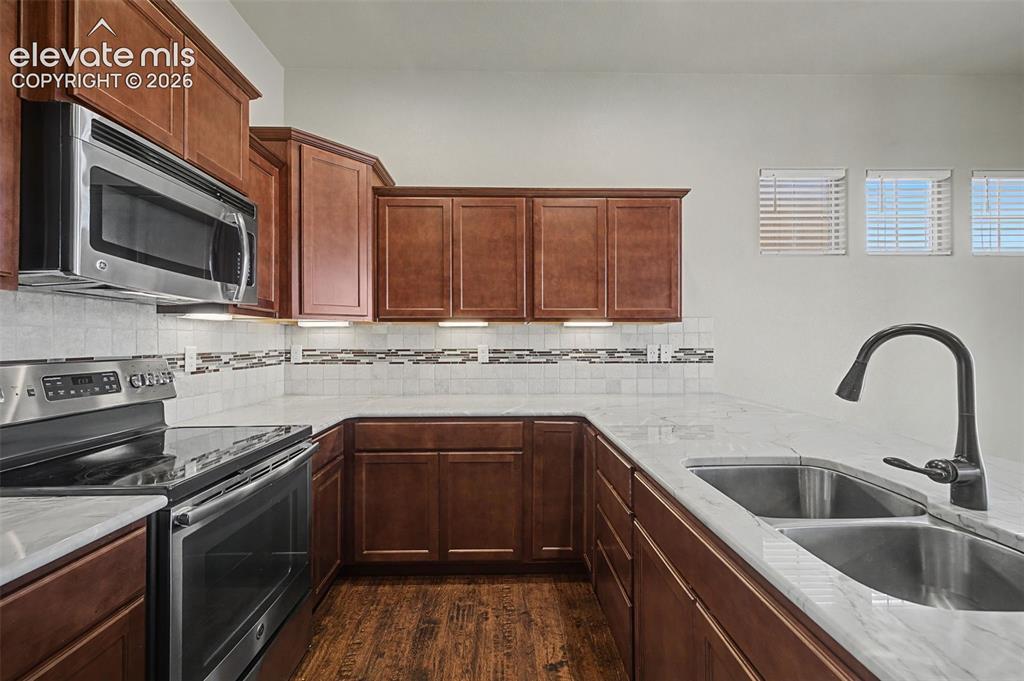 8426 Snow Cap View