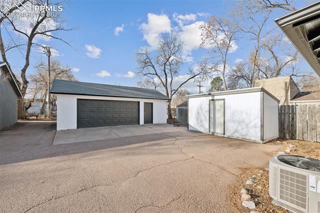 2407 E Willamette Avenue