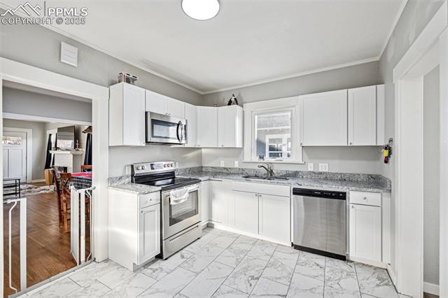 2407 E Willamette Avenue