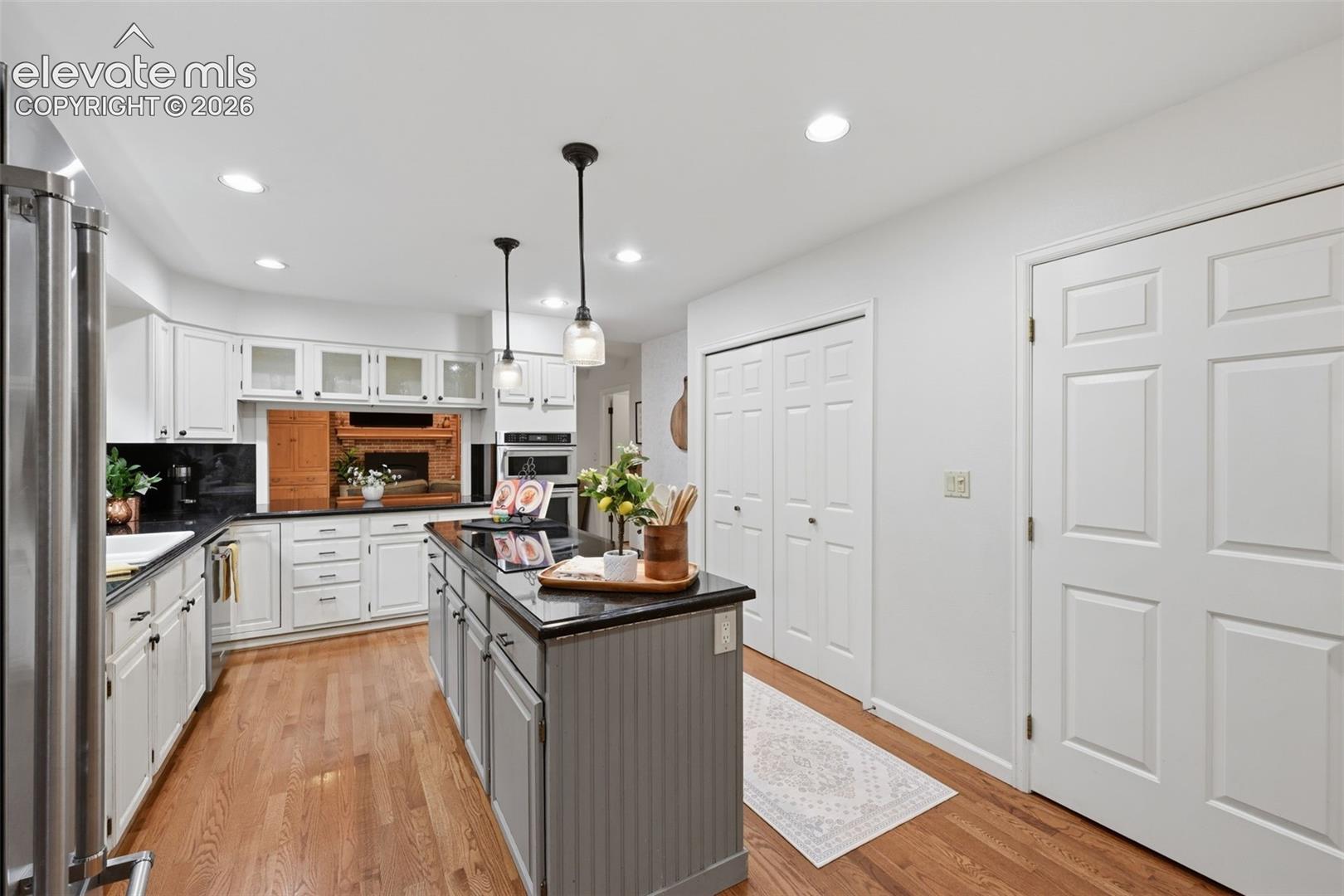 6914 Oak Valley Drive