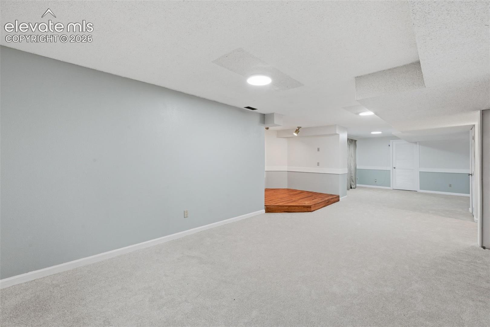 6914 Oak Valley Drive