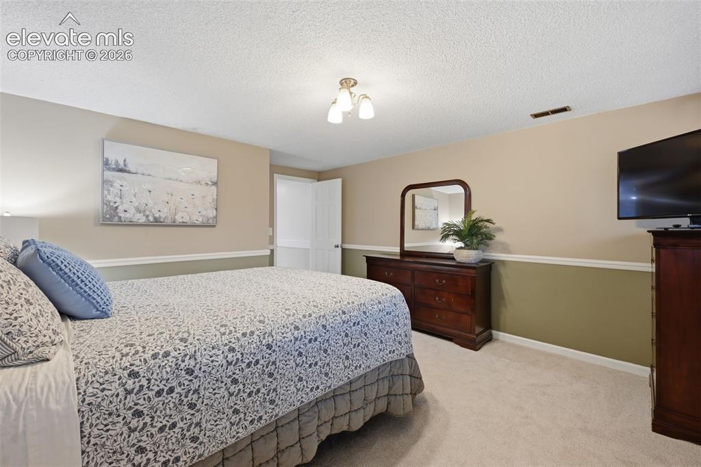 6914 Oak Valley Drive