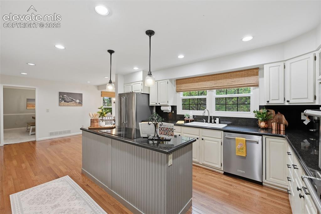 6914 Oak Valley Drive
