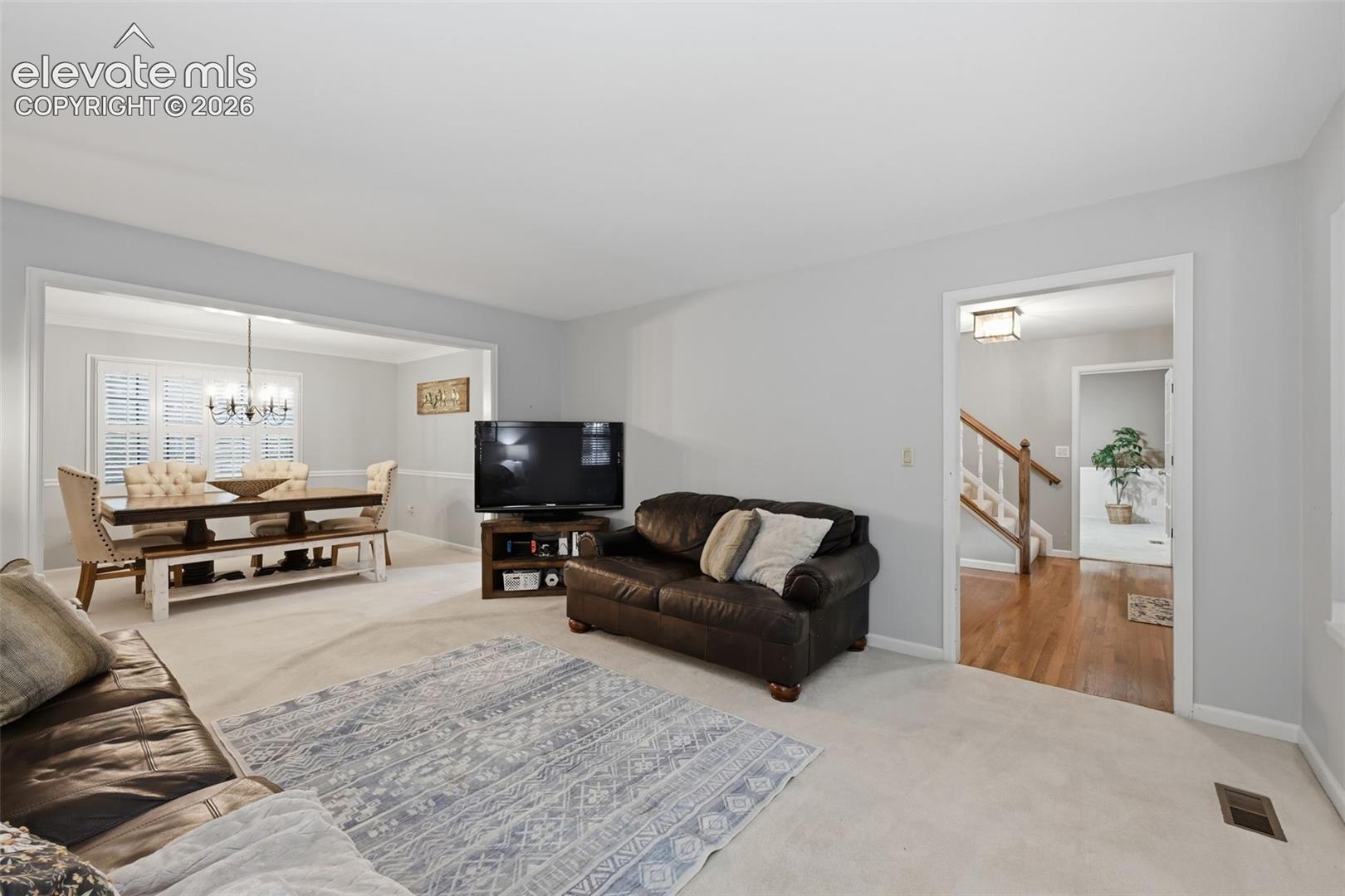 6914 Oak Valley Drive
