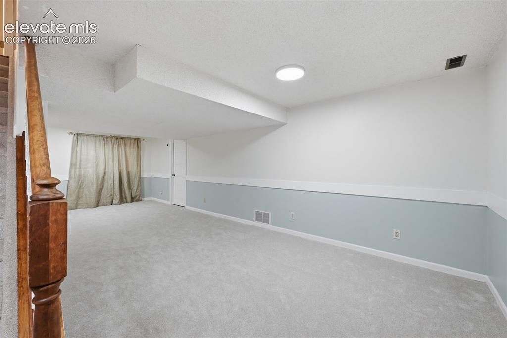 6914 Oak Valley Drive