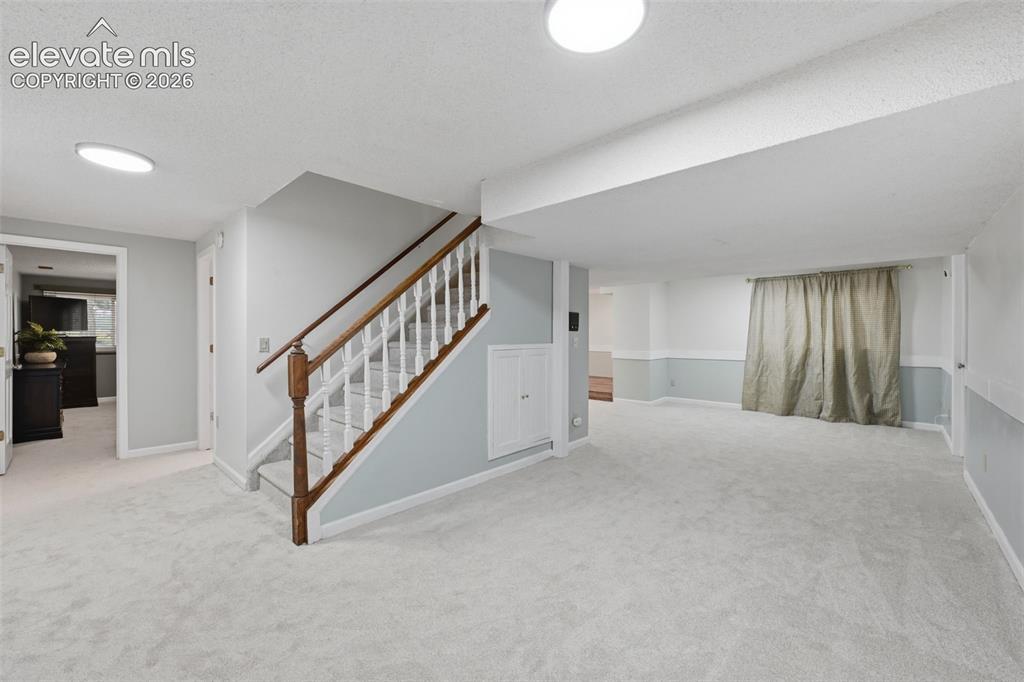 6914 Oak Valley Drive