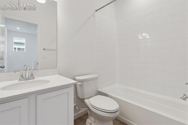 2489 Vanhoutte View