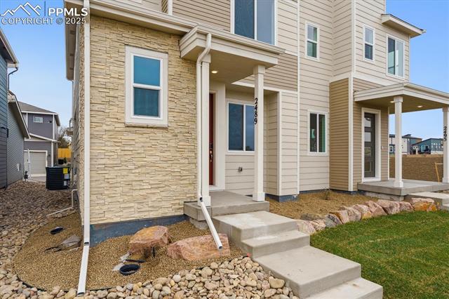 2489 Vanhoutte View