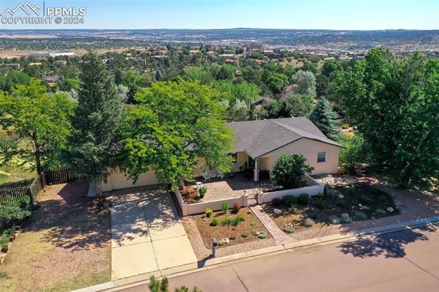 870 Point Of The Pines Drive