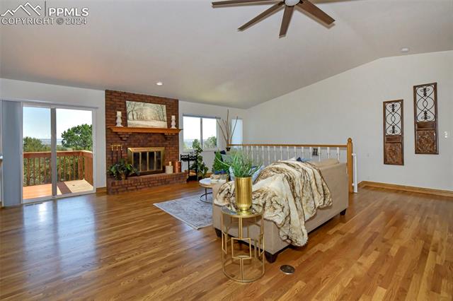 870 Point Of The Pines Drive