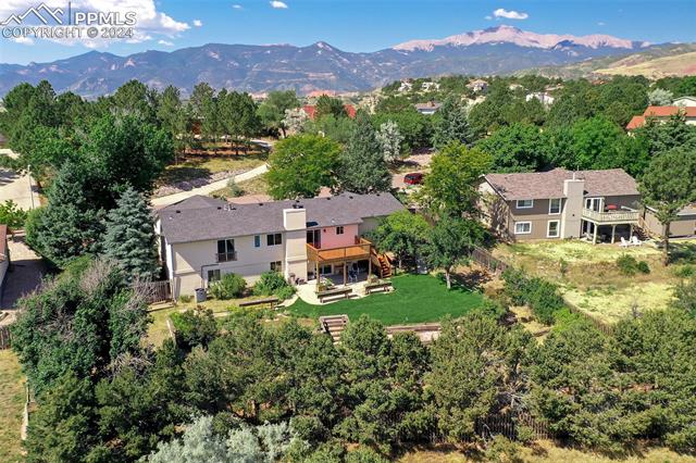 870 Point Of The Pines Drive