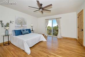 870 Point Of The Pines Drive