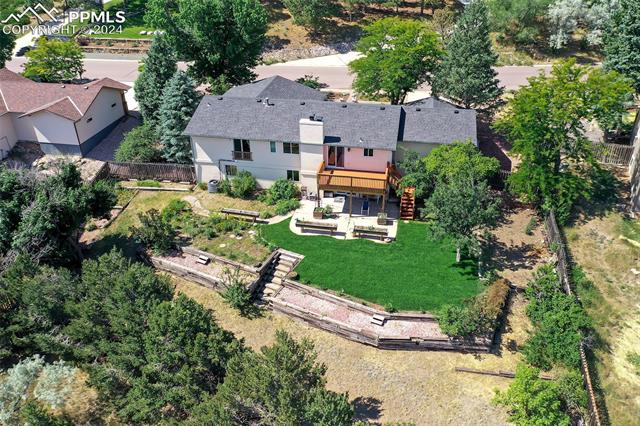 870 Point Of The Pines Drive