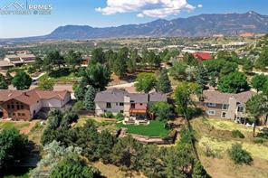 870 Point Of The Pines Drive