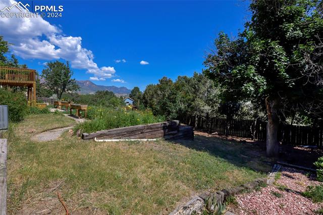 870 Point Of The Pines Drive