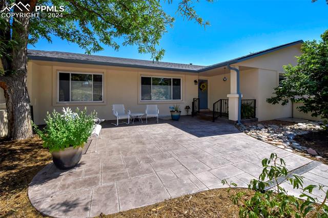 870 Point Of The Pines Drive