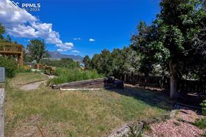 870 Point Of The Pines Drive