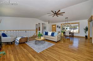 870 Point Of The Pines Drive