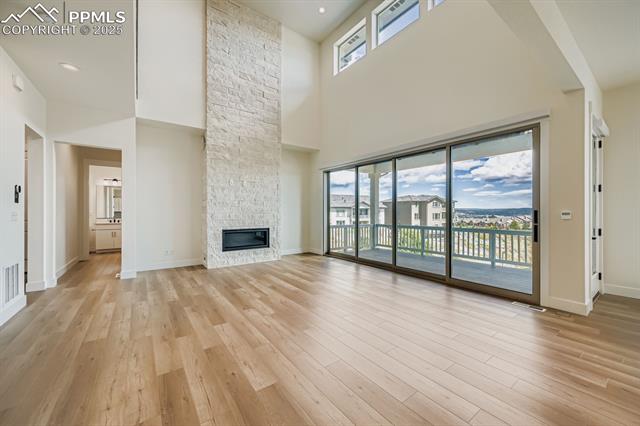 3425 Crest Hollow View