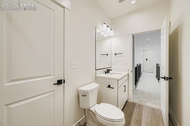 3425 Crest Hollow View