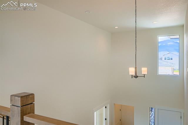 3425 Crest Hollow View