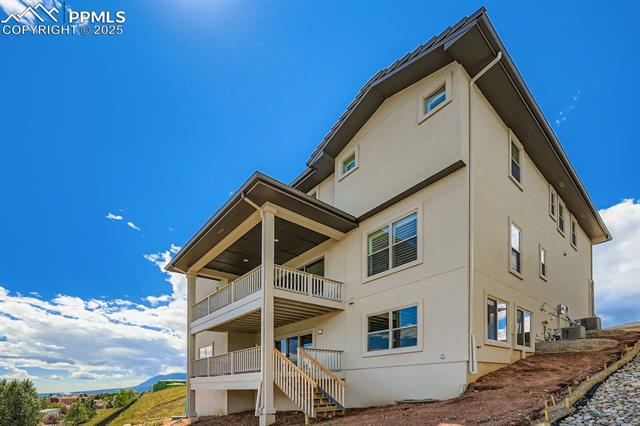 3425 Crest Hollow View