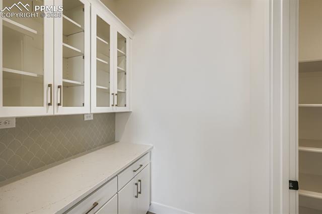 3425 Crest Hollow View