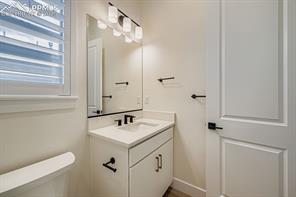 3425 Crest Hollow View