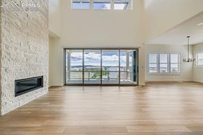 3425 Crest Hollow View