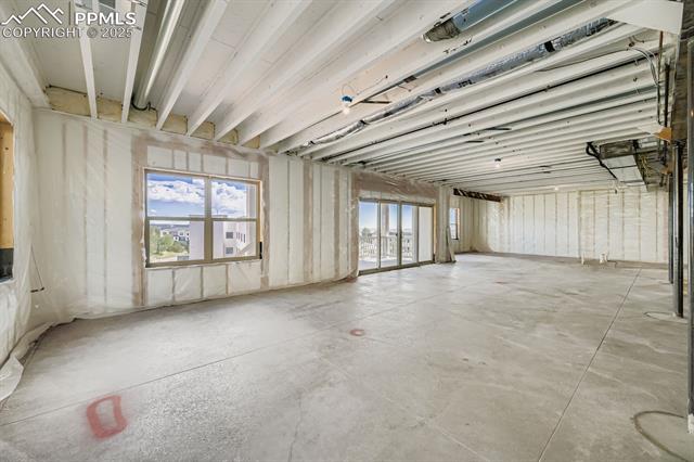 3425 Crest Hollow View