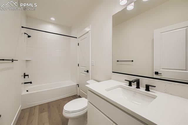 3425 Crest Hollow View