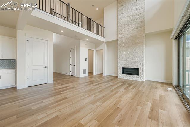 3425 Crest Hollow View