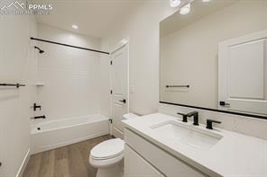 3425 Crest Hollow View
