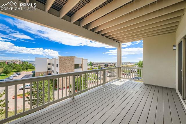 3425 Crest Hollow View