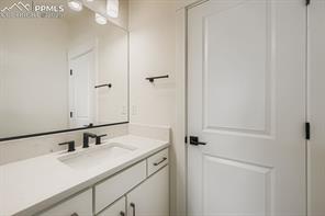 3425 Crest Hollow View