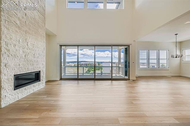 3425 Crest Hollow View