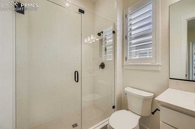 3425 Crest Hollow View