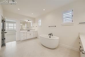 3425 Crest Hollow View