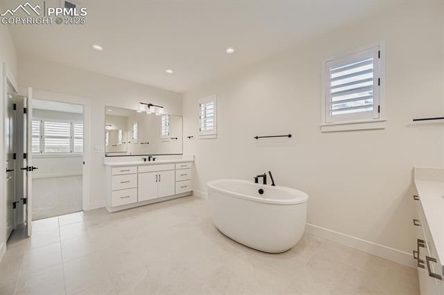 3425 Crest Hollow View