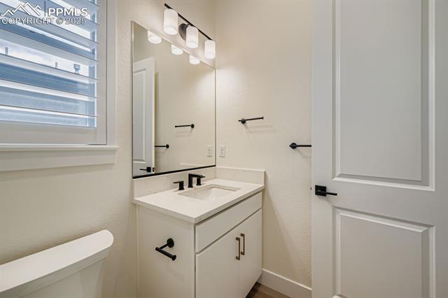 3425 Crest Hollow View